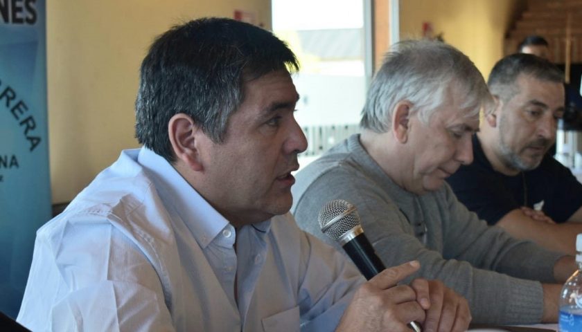 Javier Castro en el plenario intersindical