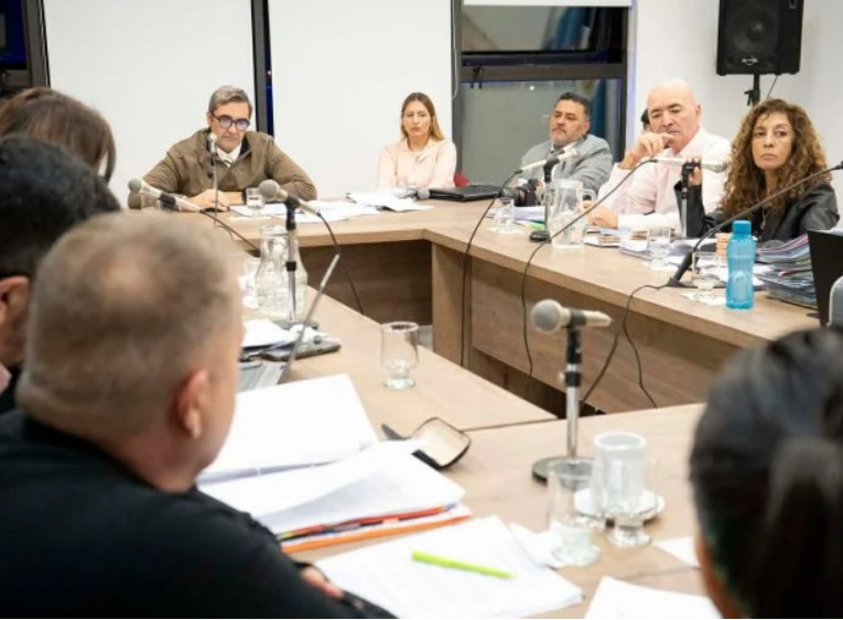 Diputados ilustra nota Aberastain